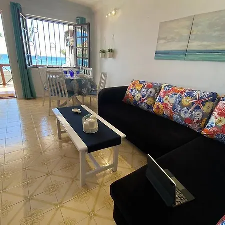 La Marea Hotel *